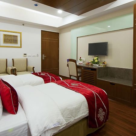 Hotel Swaran Palace Delhi  Bagian luar foto