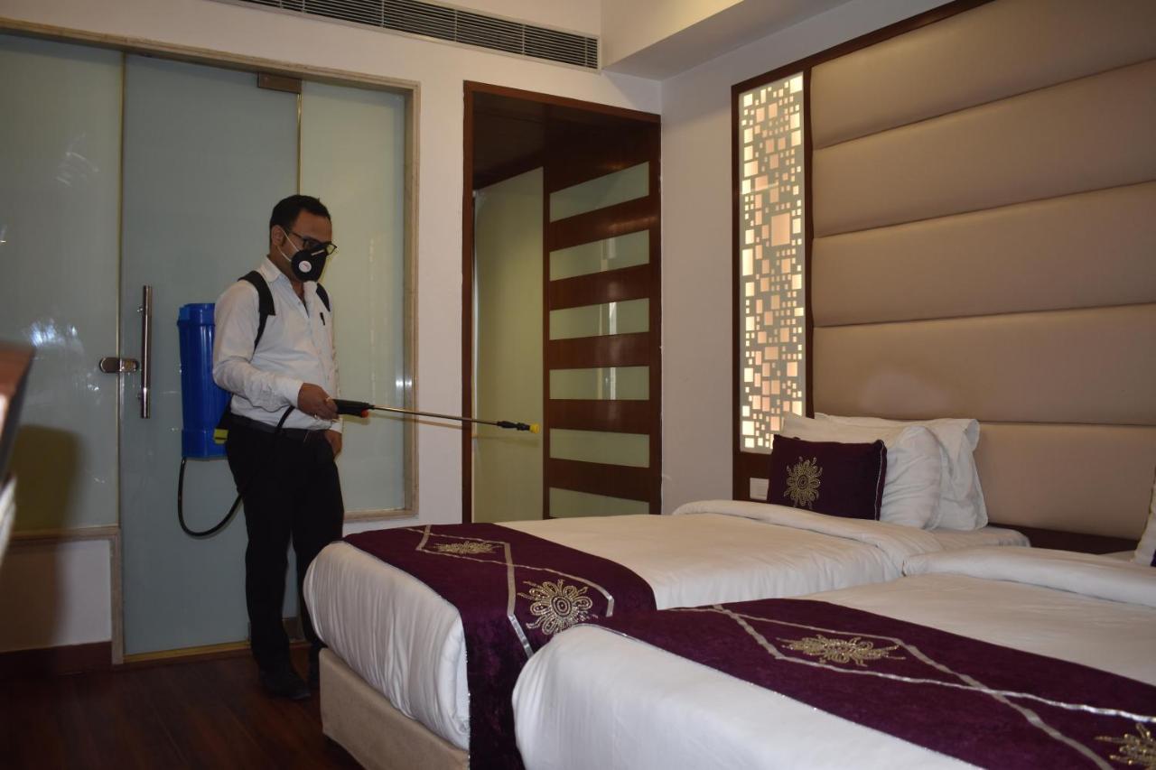 Hotel Swaran Palace Delhi  Bagian luar foto