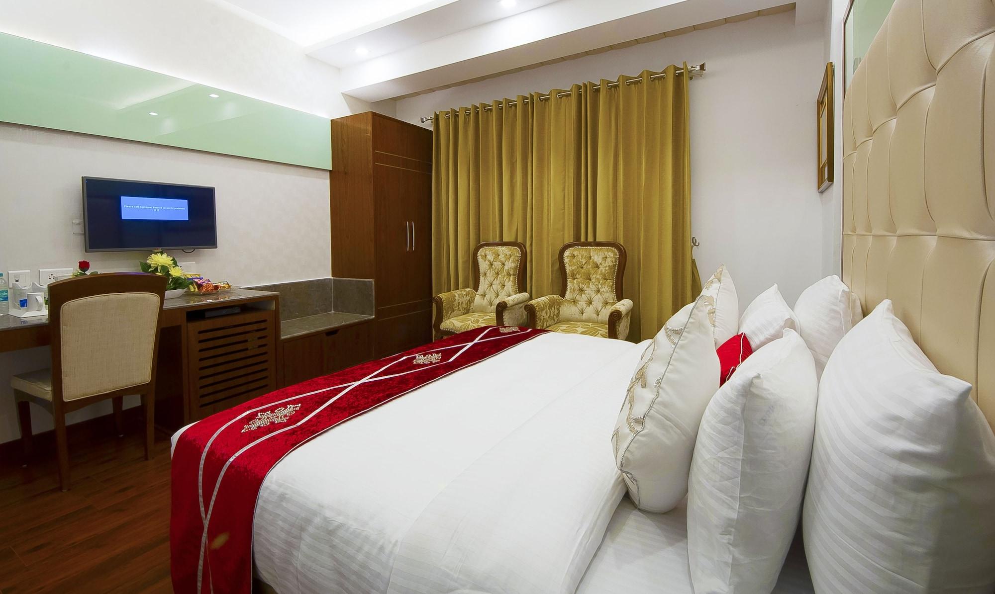 Hotel Swaran Palace Delhi  Bagian luar foto