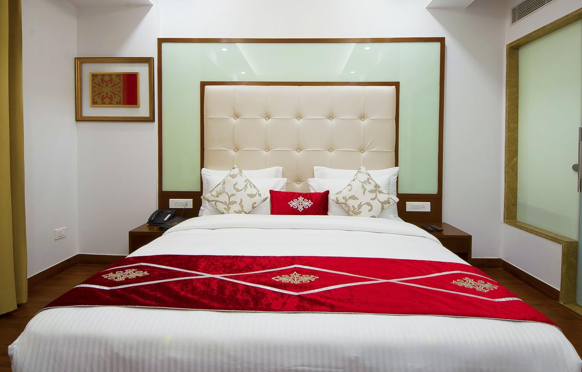 Hotel Swaran Palace Delhi  Bagian luar foto