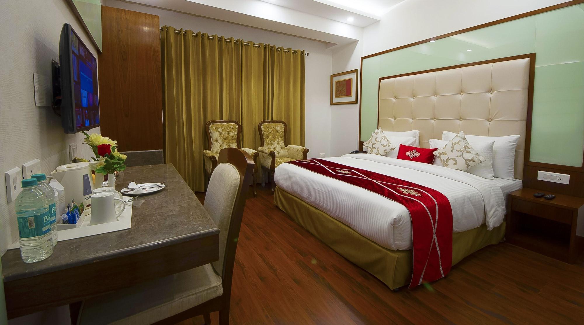 Hotel Swaran Palace Delhi  Bagian luar foto