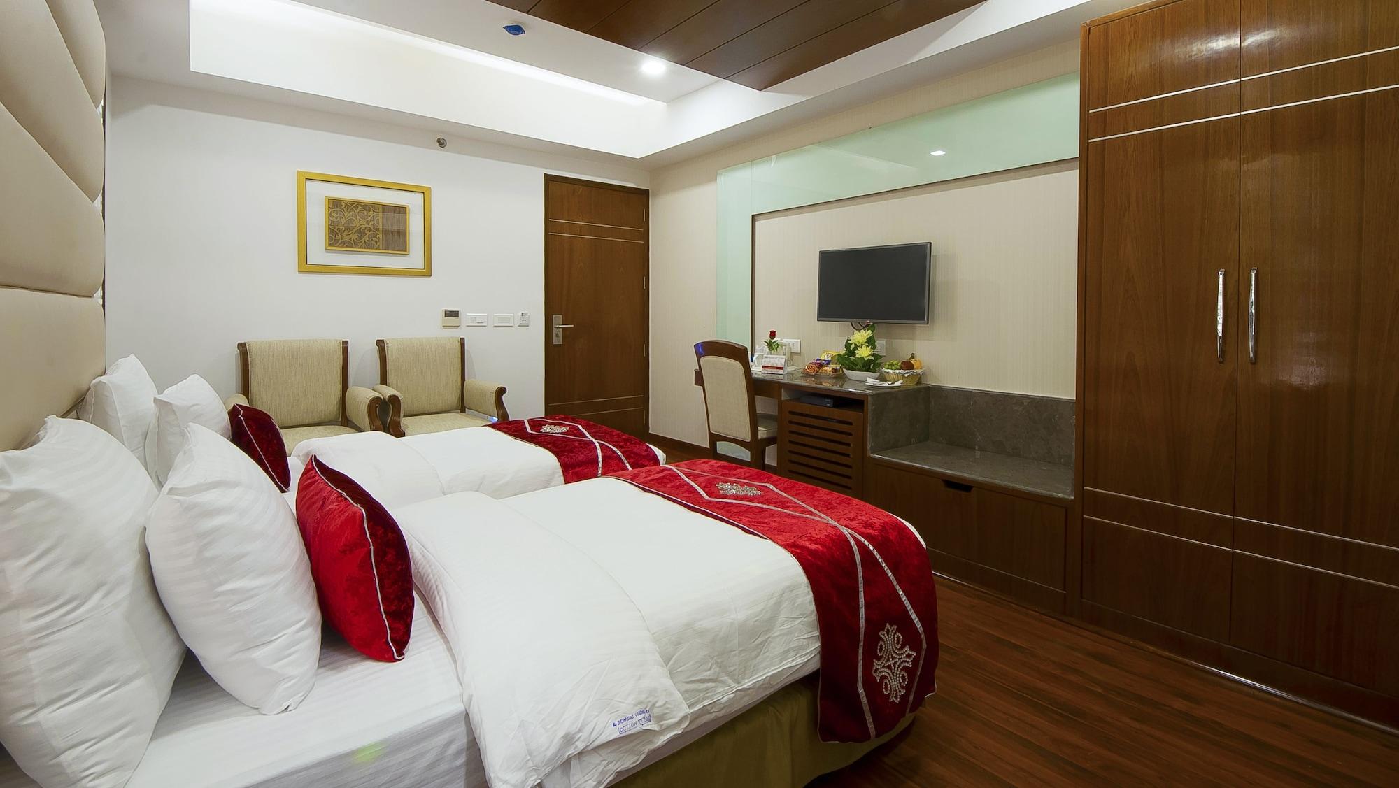 Hotel Swaran Palace Delhi  Bagian luar foto