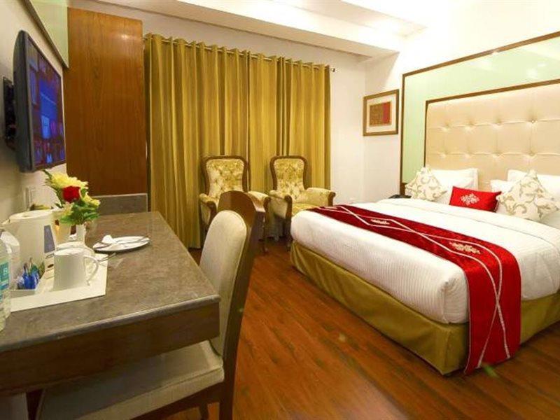 Hotel Swaran Palace Delhi  Bagian luar foto