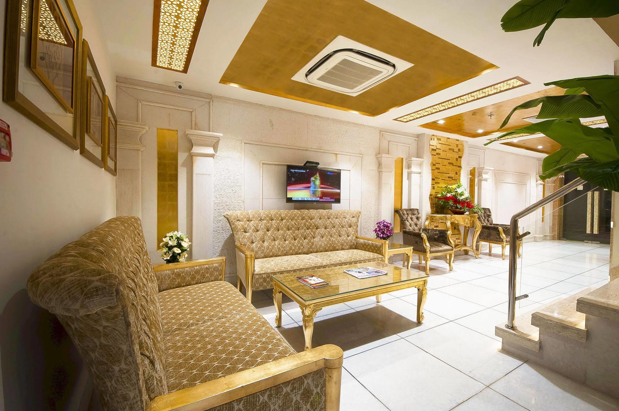 Hotel Swaran Palace Delhi  Bagian luar foto