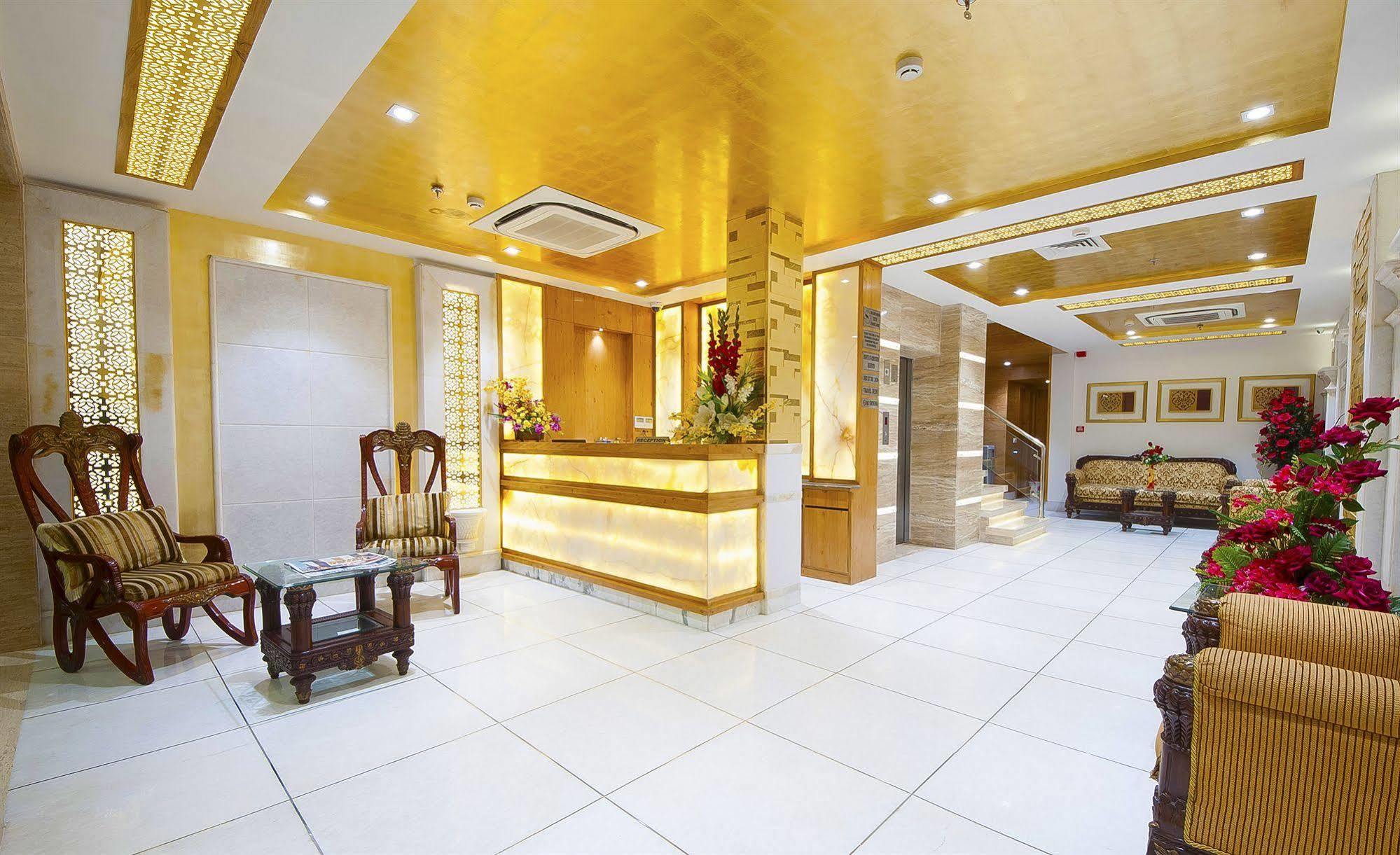 Hotel Swaran Palace Delhi  Bagian luar foto