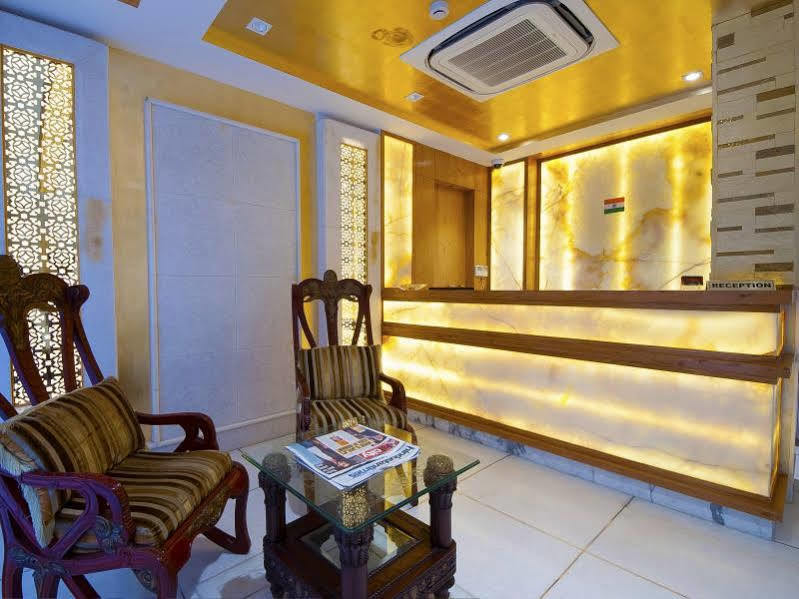 Hotel Swaran Palace Delhi  Bagian luar foto