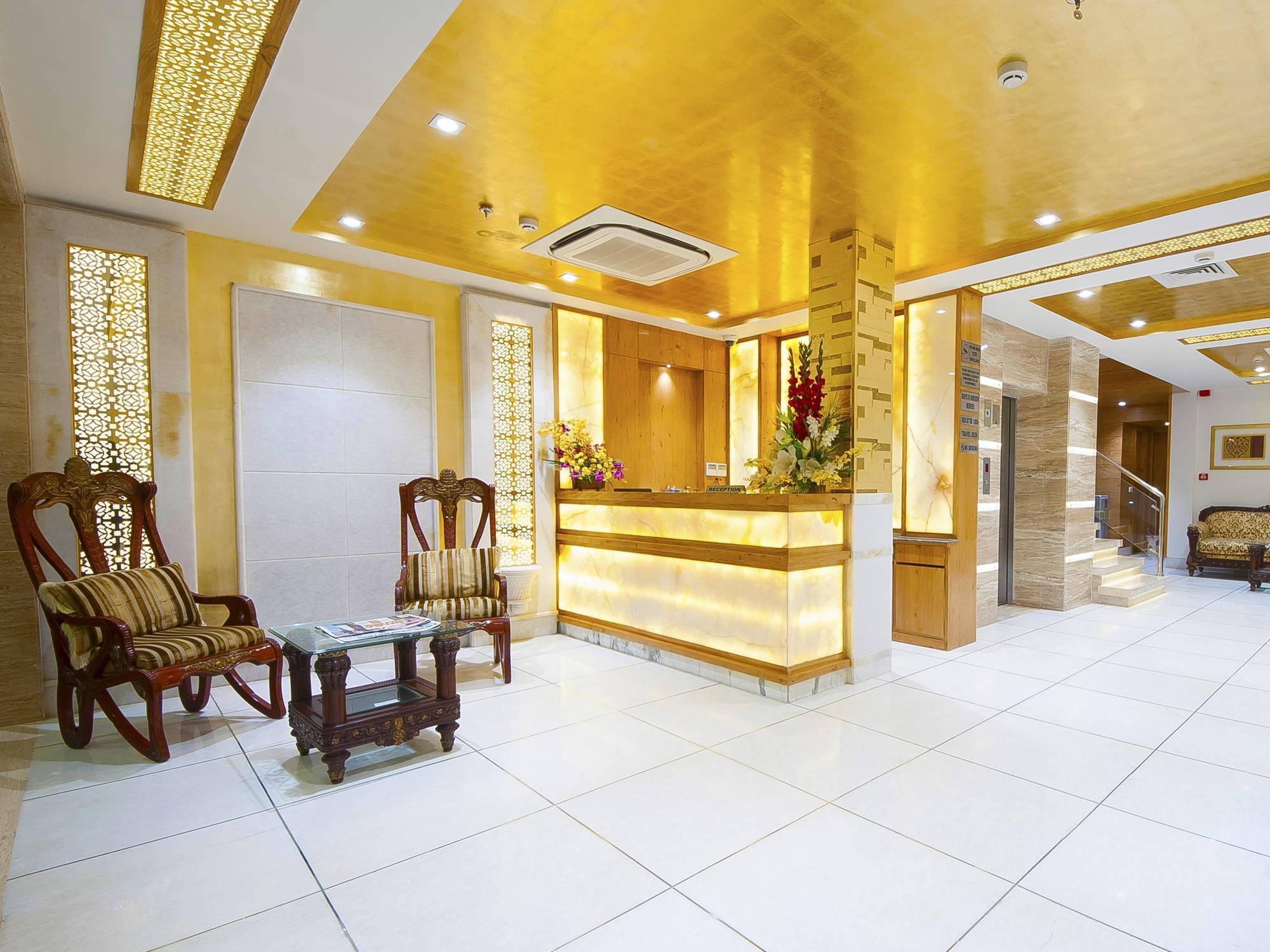 Hotel Swaran Palace Delhi  Bagian luar foto