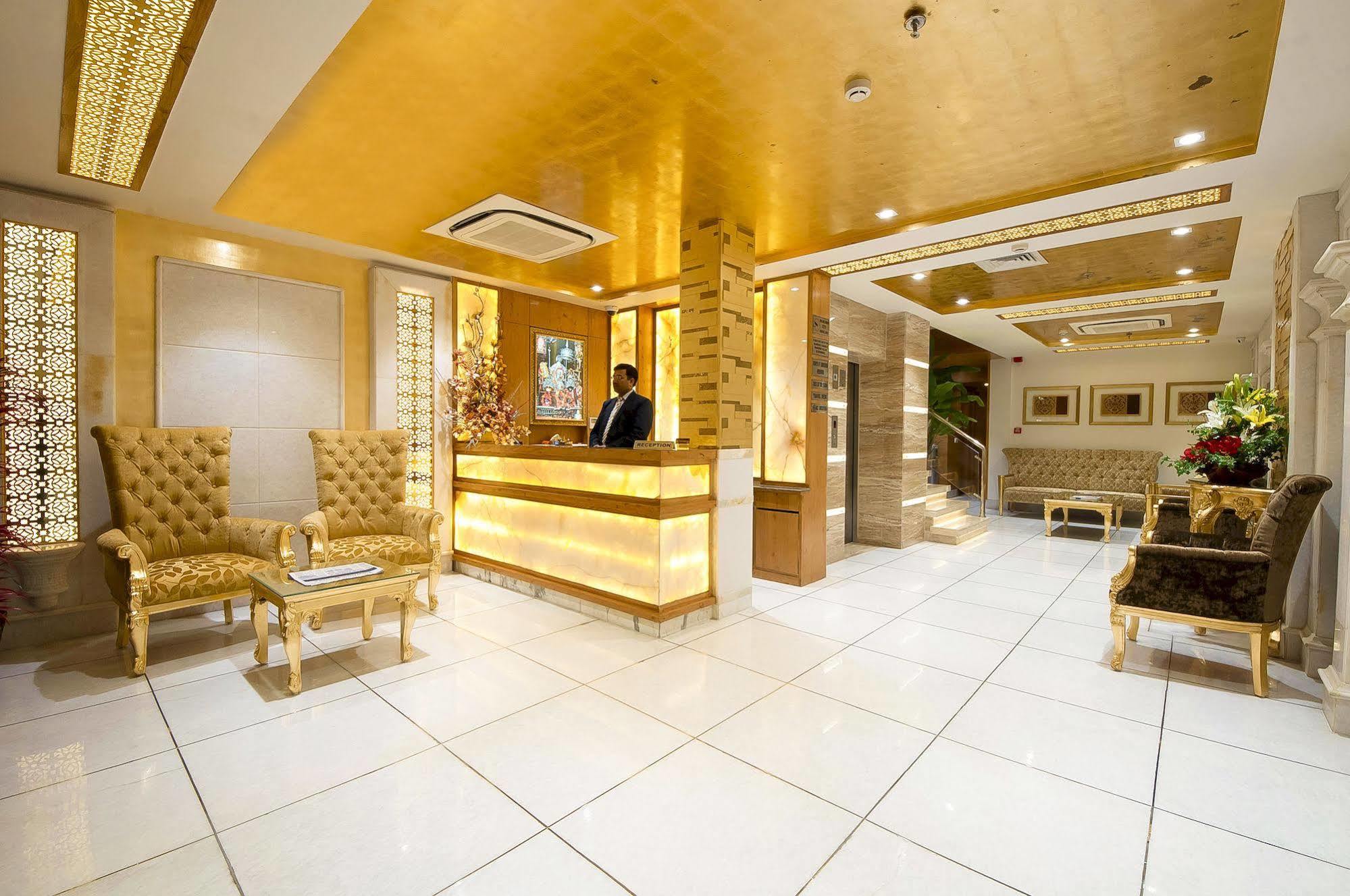 Hotel Swaran Palace Delhi  Bagian luar foto