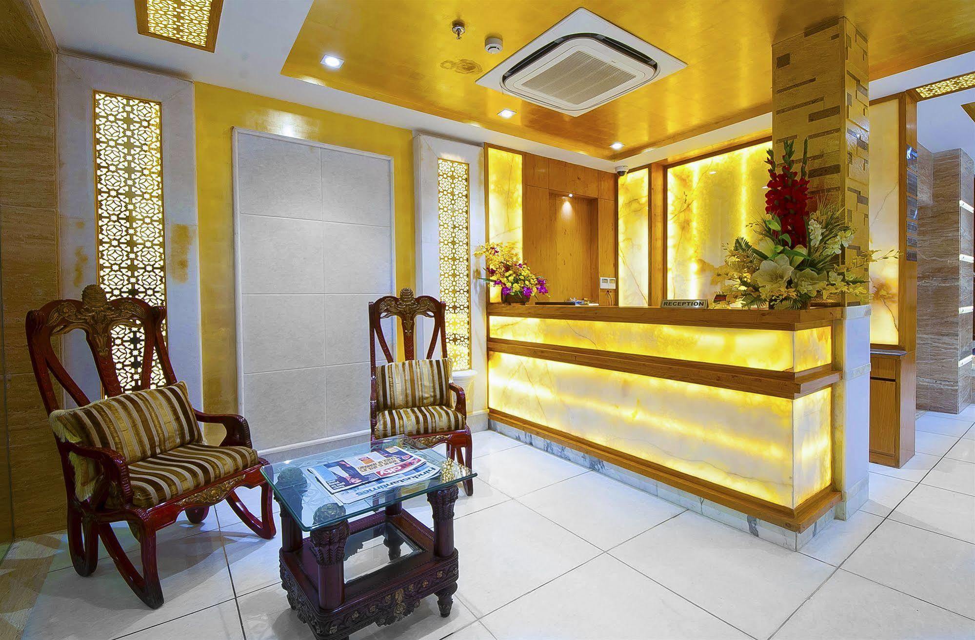 Hotel Swaran Palace Delhi  Bagian luar foto