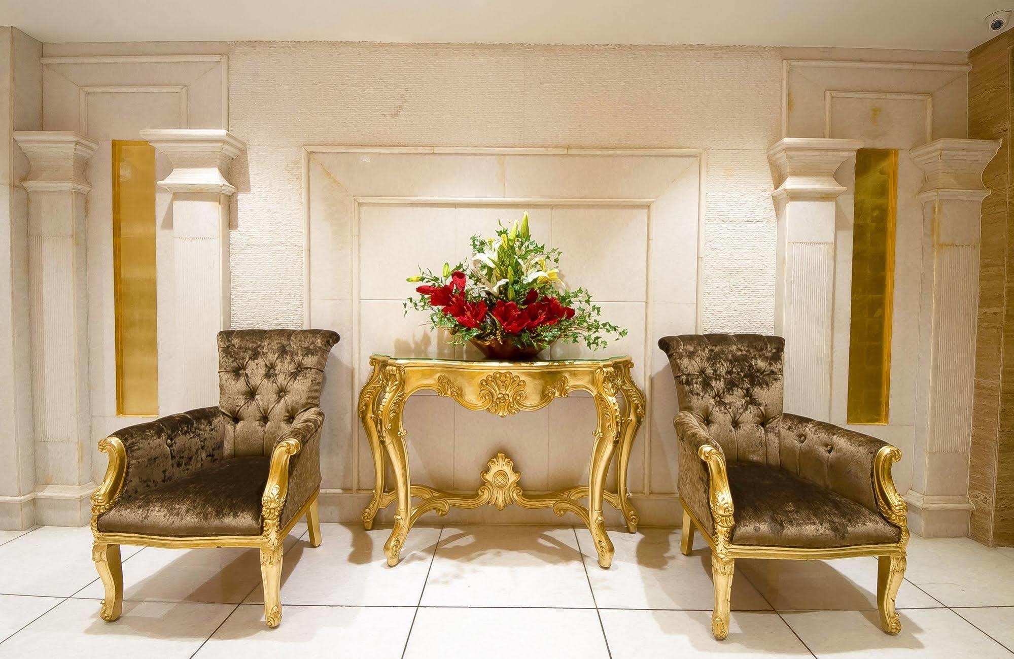 Hotel Swaran Palace Delhi  Bagian luar foto