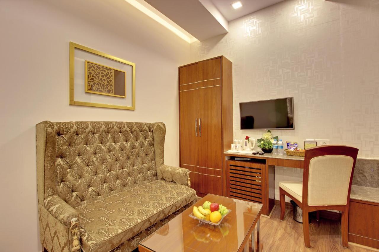 Hotel Swaran Palace Delhi  Bagian luar foto