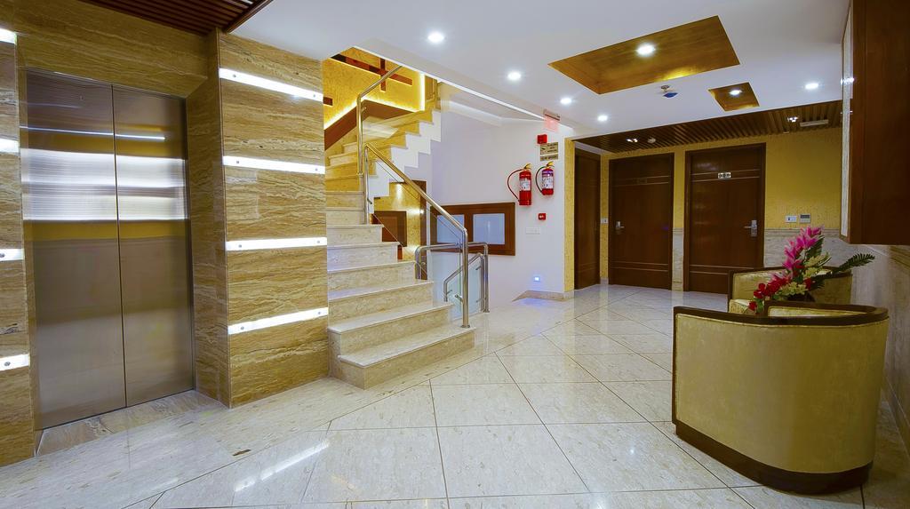 Hotel Swaran Palace Delhi  Bagian luar foto